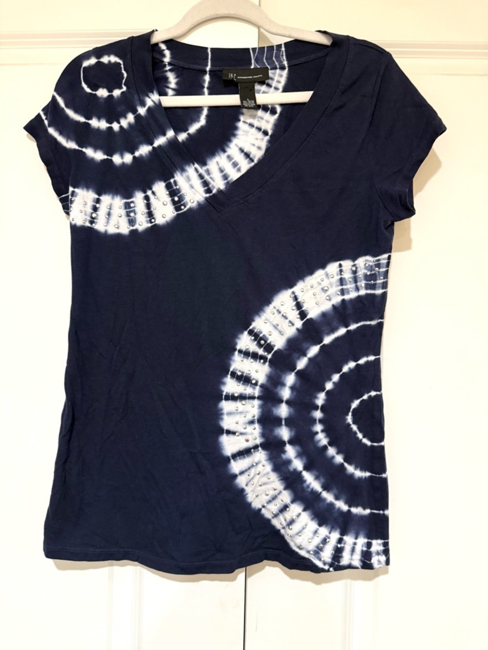INC International Concepts Navy and White Tie-Dye V-Neck Tee with Studs